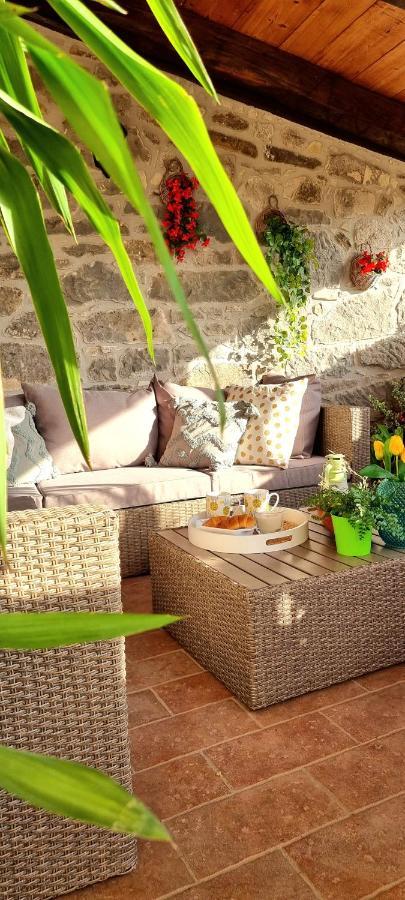 Apartment In The Smallest Town In The World Hum Exterior photo