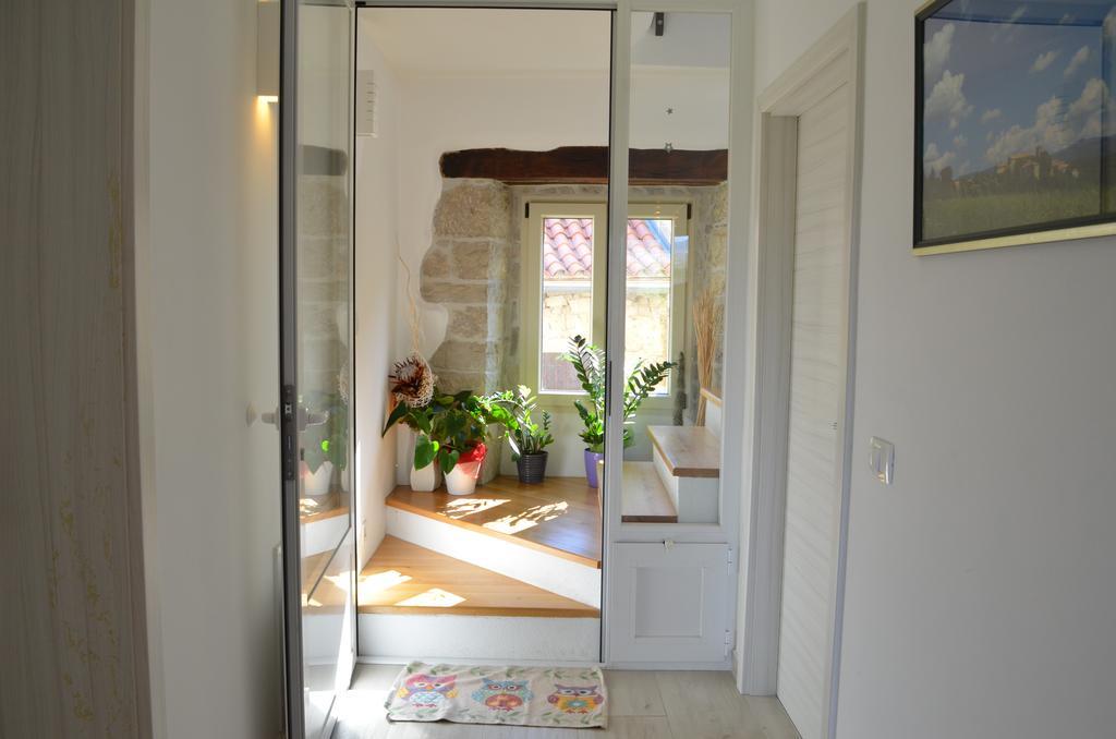 Apartment In The Smallest Town In The World Hum Exterior photo